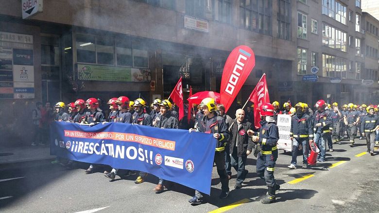 2016 04 18 ManifaBombeirosOurense06.jpg